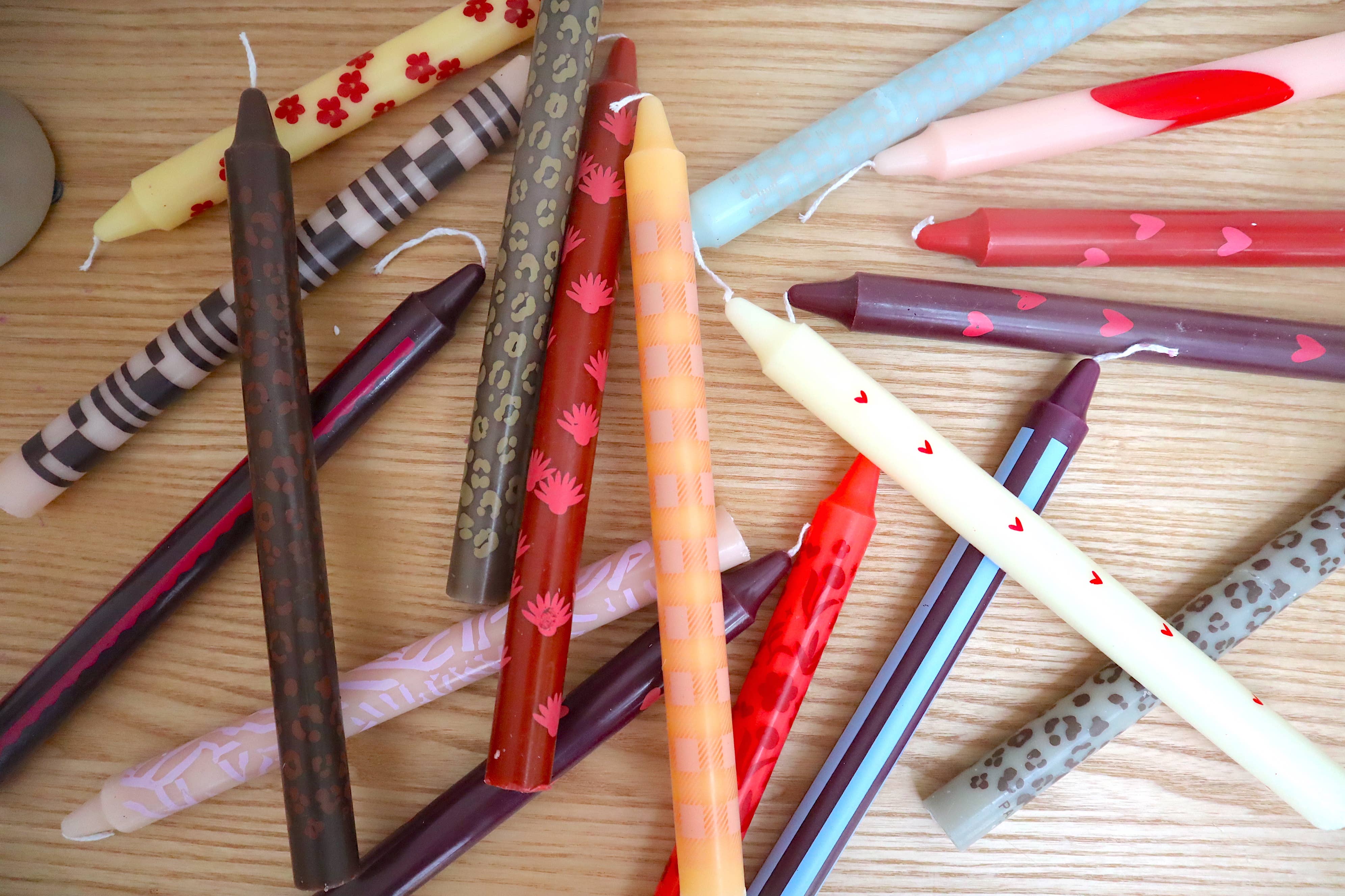 Palette Amsterdam - Wholesale Tapered Candle/Candlestick - Christmas Design Dinner candles - Set of 4 - Lush Velvet5