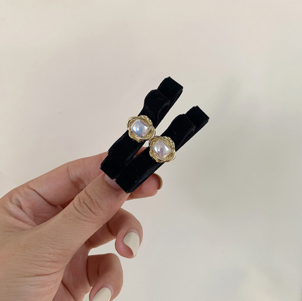 XO Fashion - Wholesale Hair Clip - Women's - HCY006 Ultra-exquisite French  Velvet BowTie pearl Hair Clip0