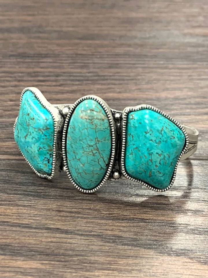 711110, Grand ! Bracelet Manchette Turquoise pour la vente par ISAC Trading Inc