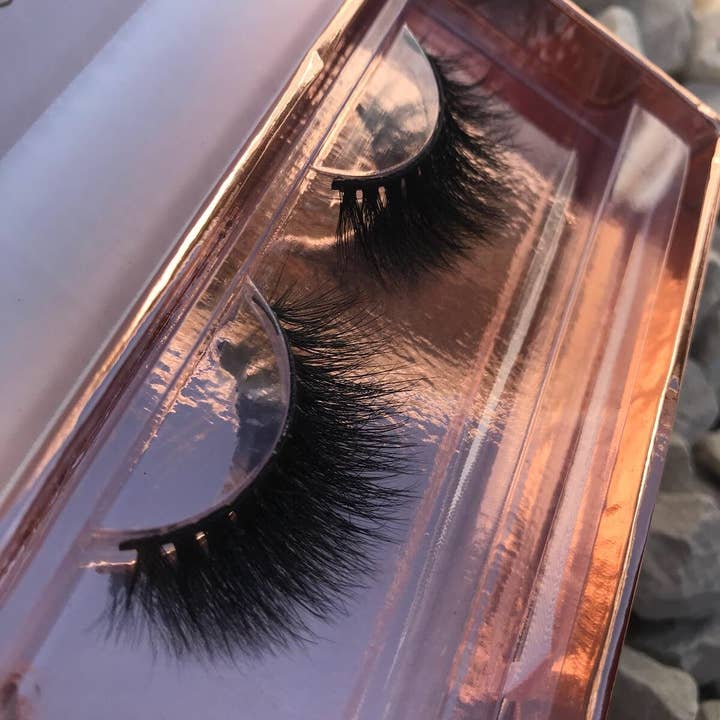LA 'BELLO BEAUTY – wholesale False/fake eyelashes – KOKO Full Flutter Mink Lashes1