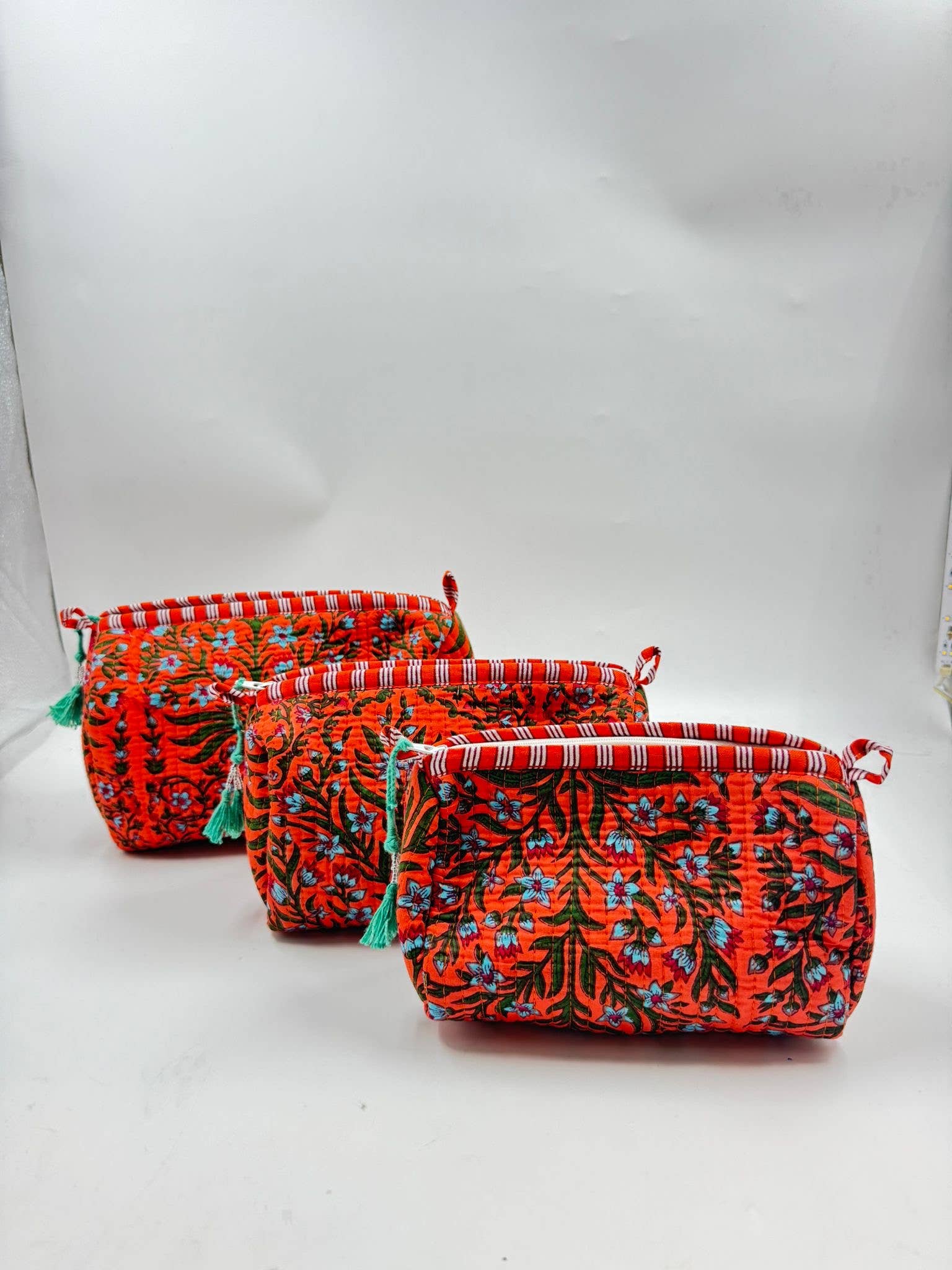 Funky Yak Ltd - Wholesale Makeup/Cosmetic Bag - 100% cotton quilted washbag set of 3 small medium n large