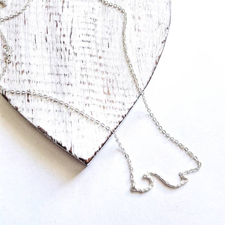 Suzie Blue Canada - Wholesale Pendant/Charm Necklace - Chainlink Necklace with Wave Pendant - Silver Plate