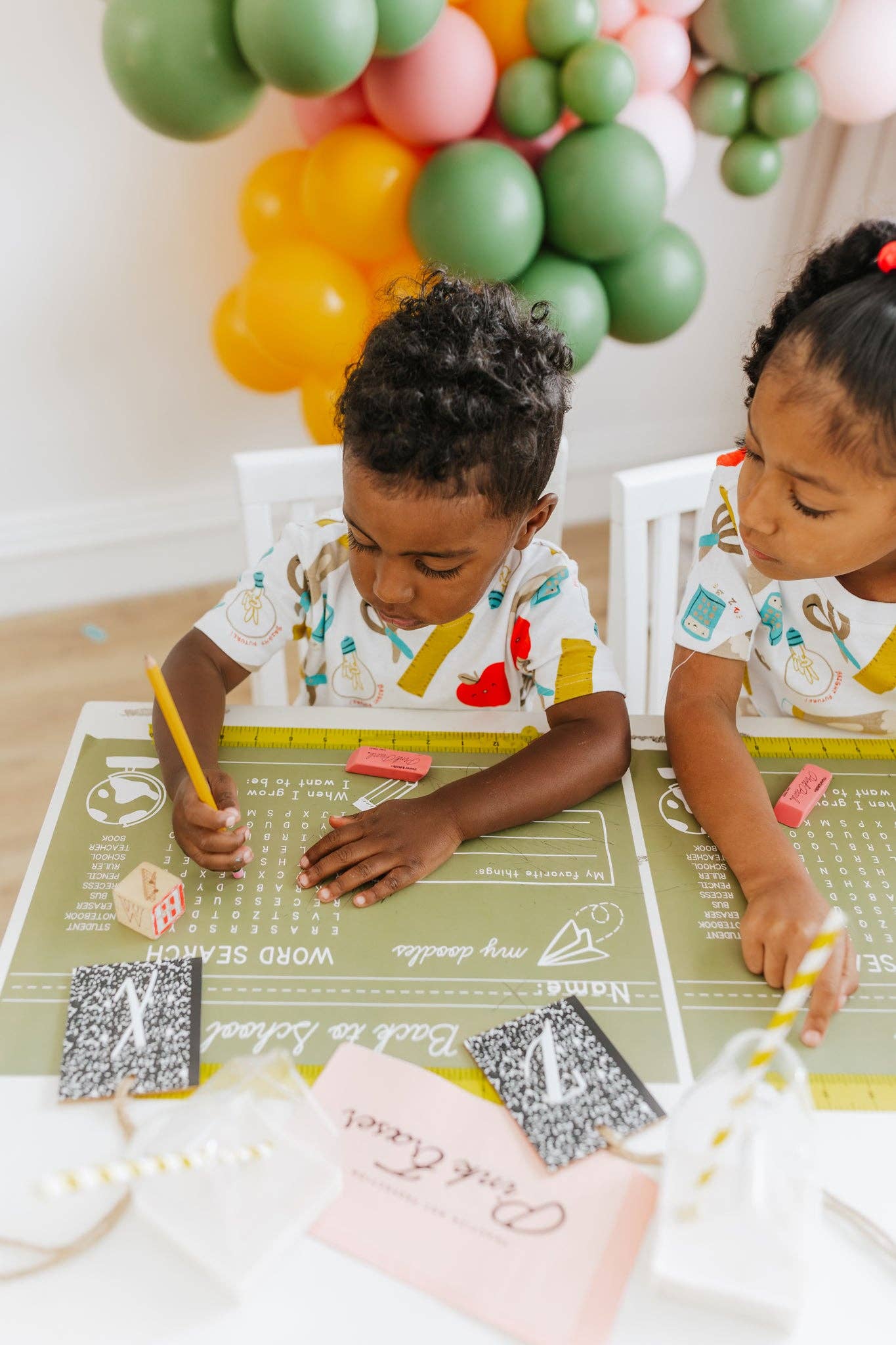 My Mind’s Eye – Engroshandel Engangdækkeserviet – BTS921 - Anledninger Af Shakira - Tilbage Til Skole Grøn Tavle Bordskåner8