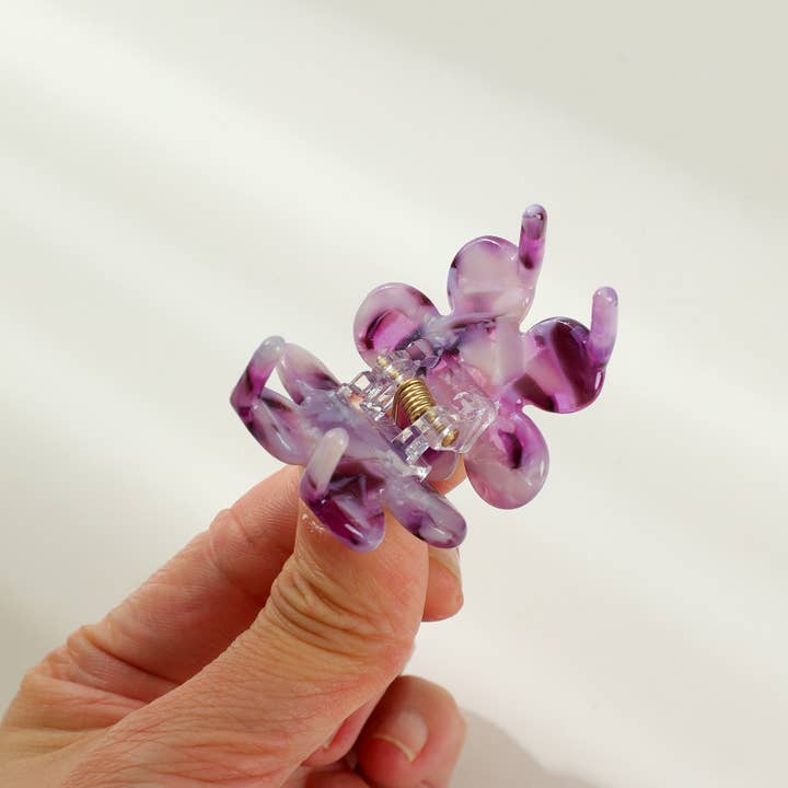 Surtido Blossom | Pinza pequeña con forma de garra con forma de flor de venta al por mayor en Faire