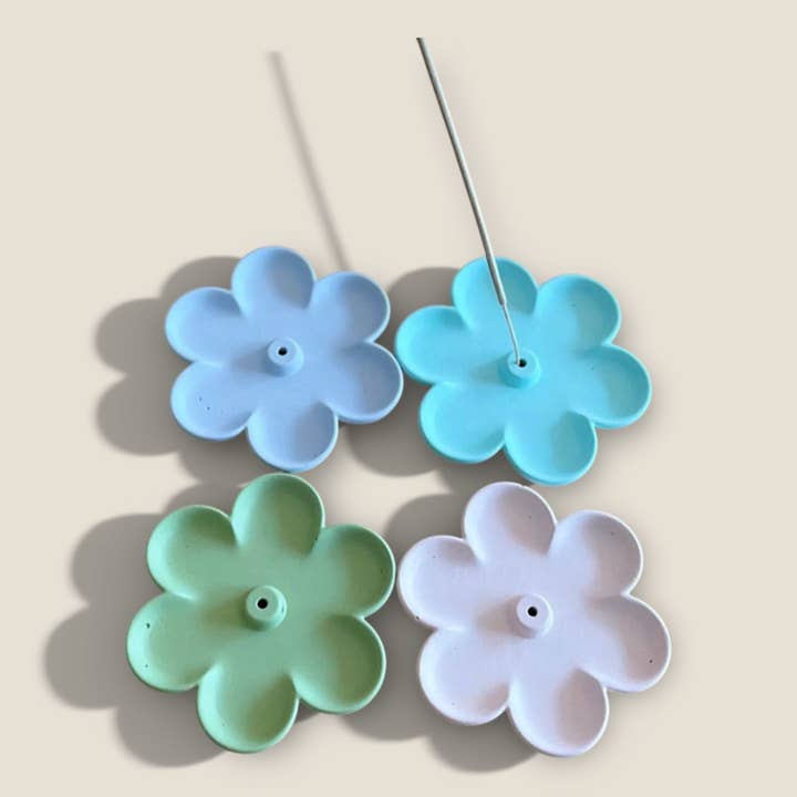 Fire and Moth Co – Großhandel Räucherstäbchenhalter – Bunter Blütenförmiger Räucherstäbchenhalter aus Beton mit Schale8