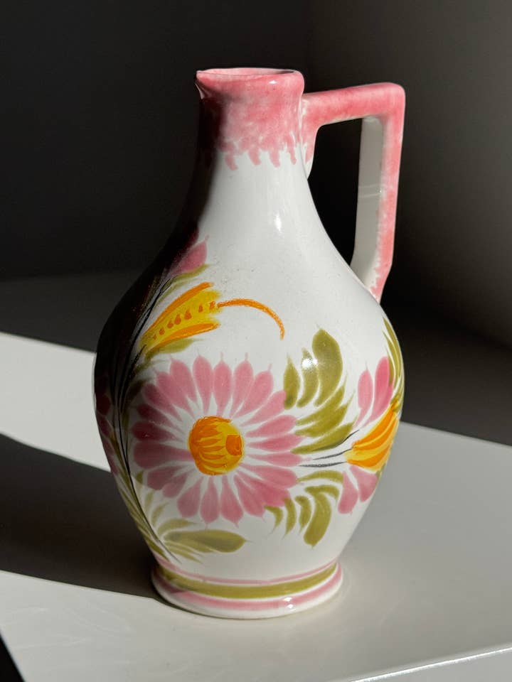 Mini-Kännchen mit stilisierten Blumen in rosa, grün und gelb H15,5 für den Großhandel von Office Objets