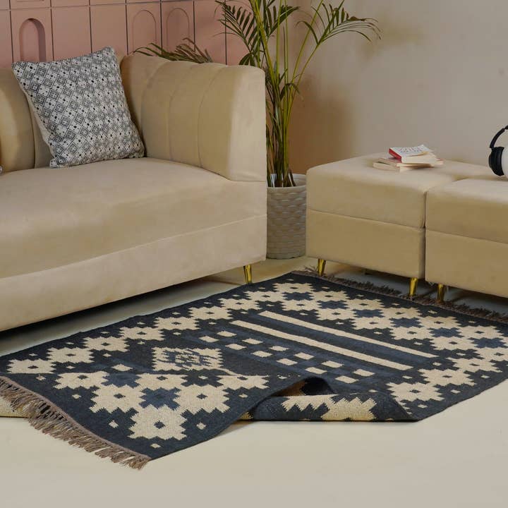 handwoven kilim wool jute area rug modern black carpet for wholesale by Chouhan Rugs