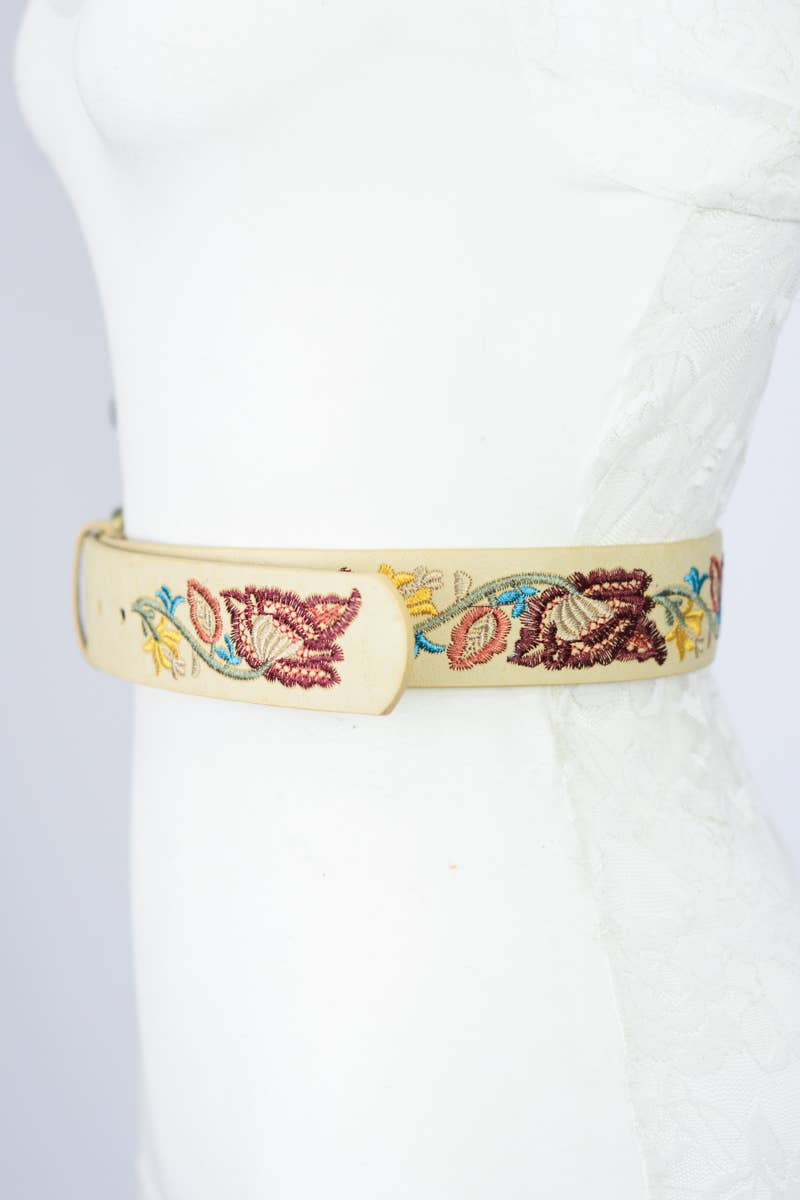 Leto Accessories - Wholesale Belt - Women's - Flower Embroidered Statement Belt4