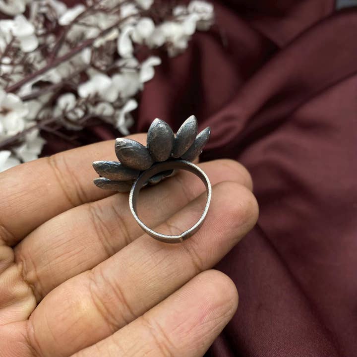 Quirky Fashions - Wholesale Cocktail/Statement Ring - Handcrafted Oxidized Silver Sunflower Statement Ring3