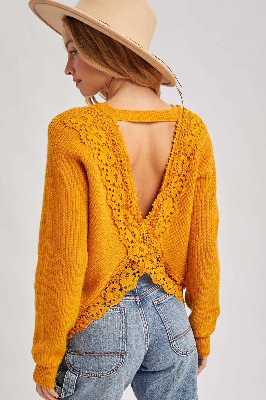 Bluivy - Wholesale Pullover-trui - Dames - Bluivy trui met gehaakte kant en kruispatroon aan de achterkant20