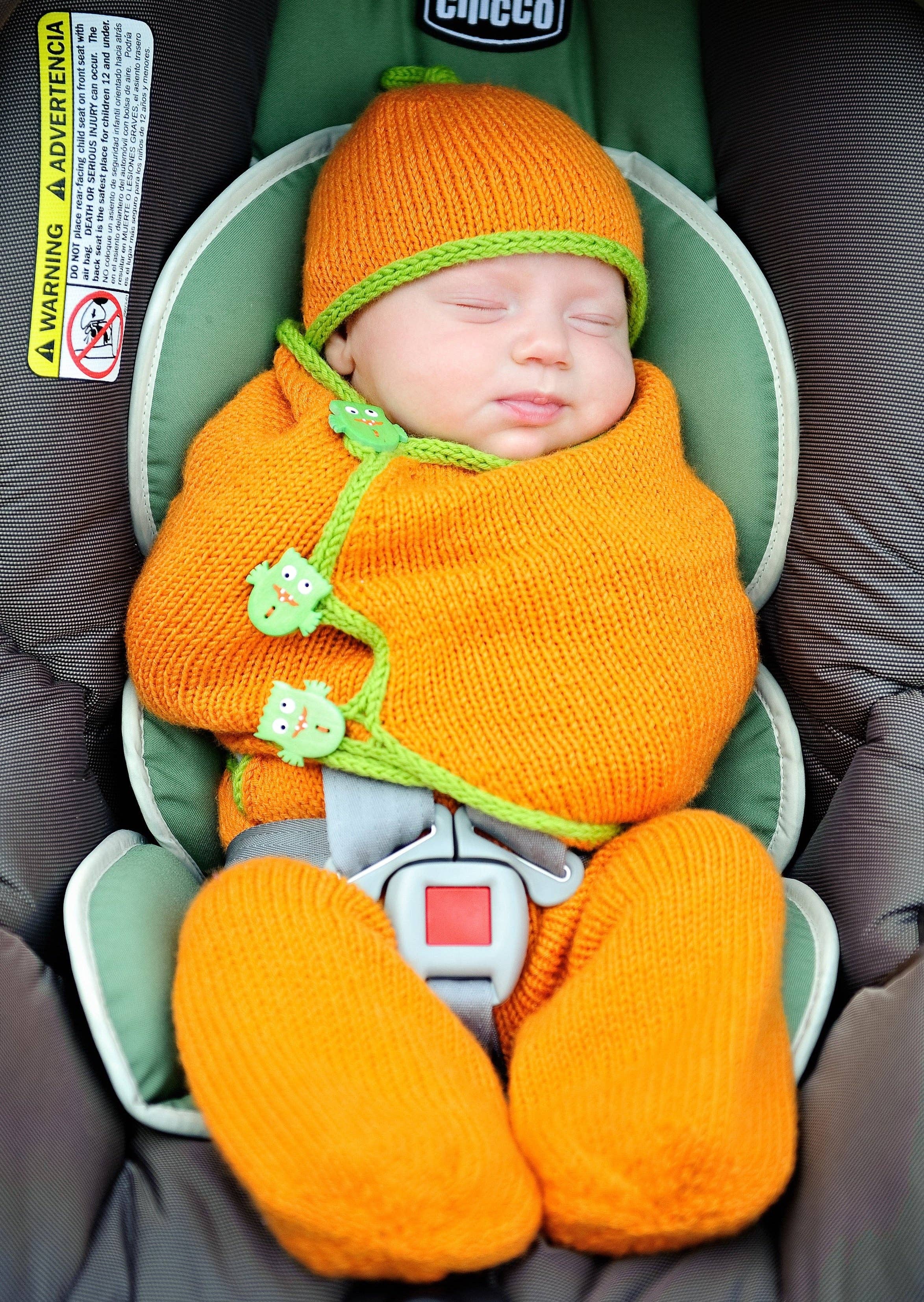 NNK Press - Wholesale Knitting/Crochet Supplies - Snugglebug Cozy Knitting Pattern