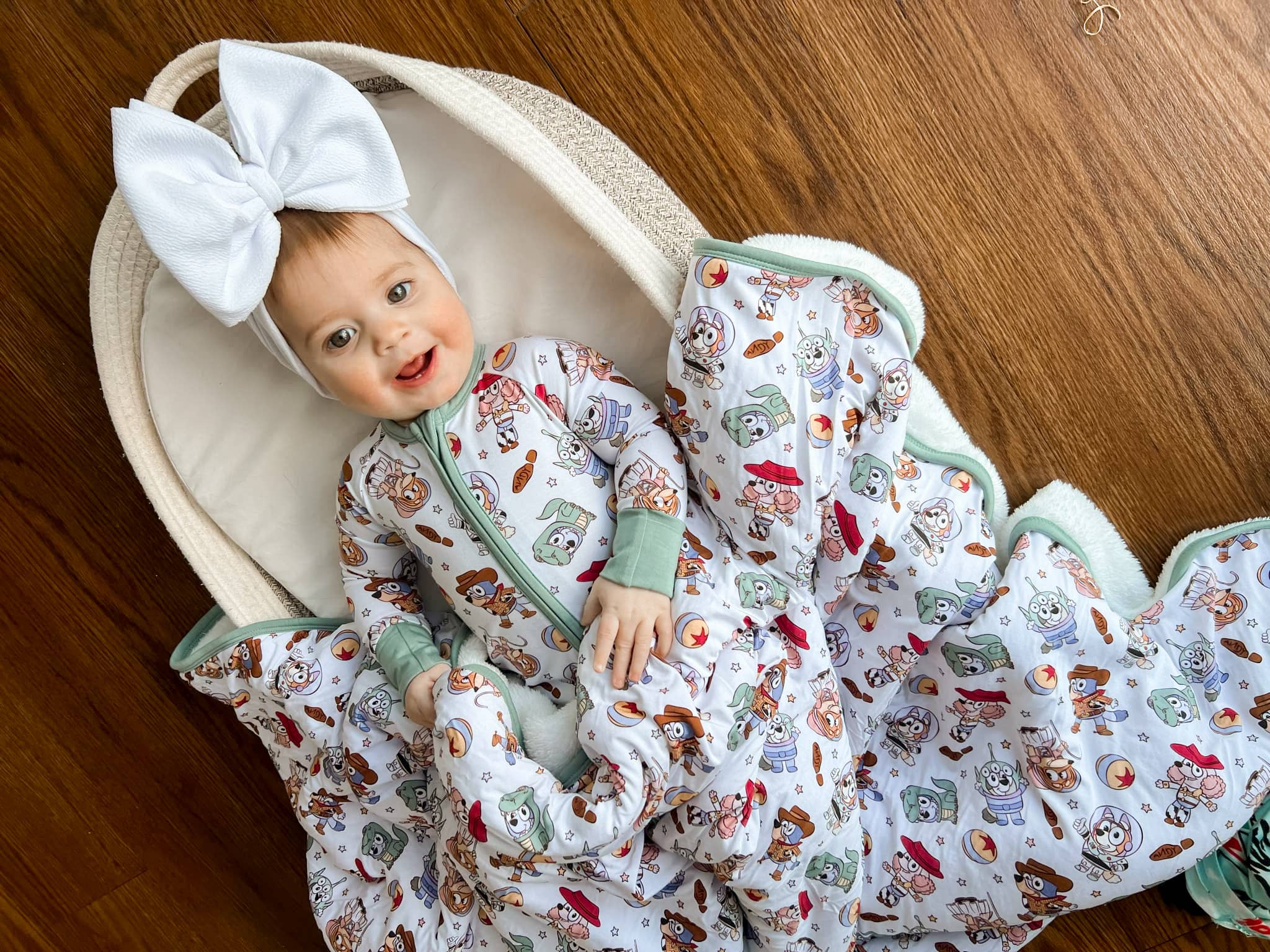 Scottie Belle – Fato de dormir – Bebé por atacado – Cauda Zippy da Caixa de Brinquedos3