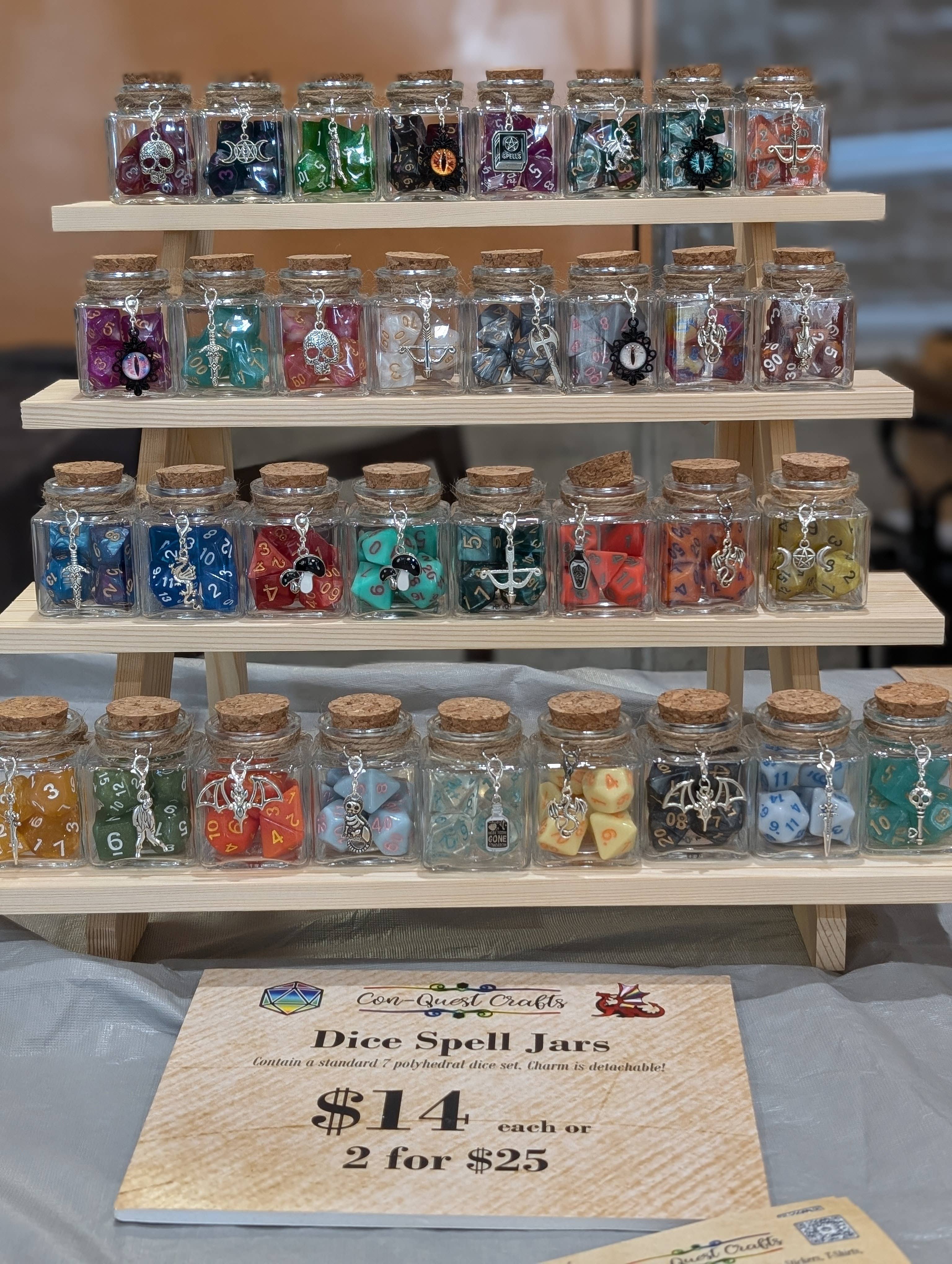 Con-Quest Crafts - Venta al por mayor Dado - Tarros de dados de hechizo con 7 dados D20 para TRPG28