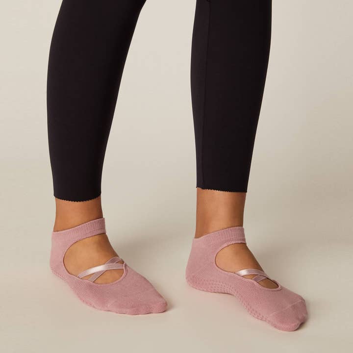 Curvy Fix - Wholesale Socks - Women's - Mary Jane Regular Toe Sports Socks - 2 Pack Coral & Pink
