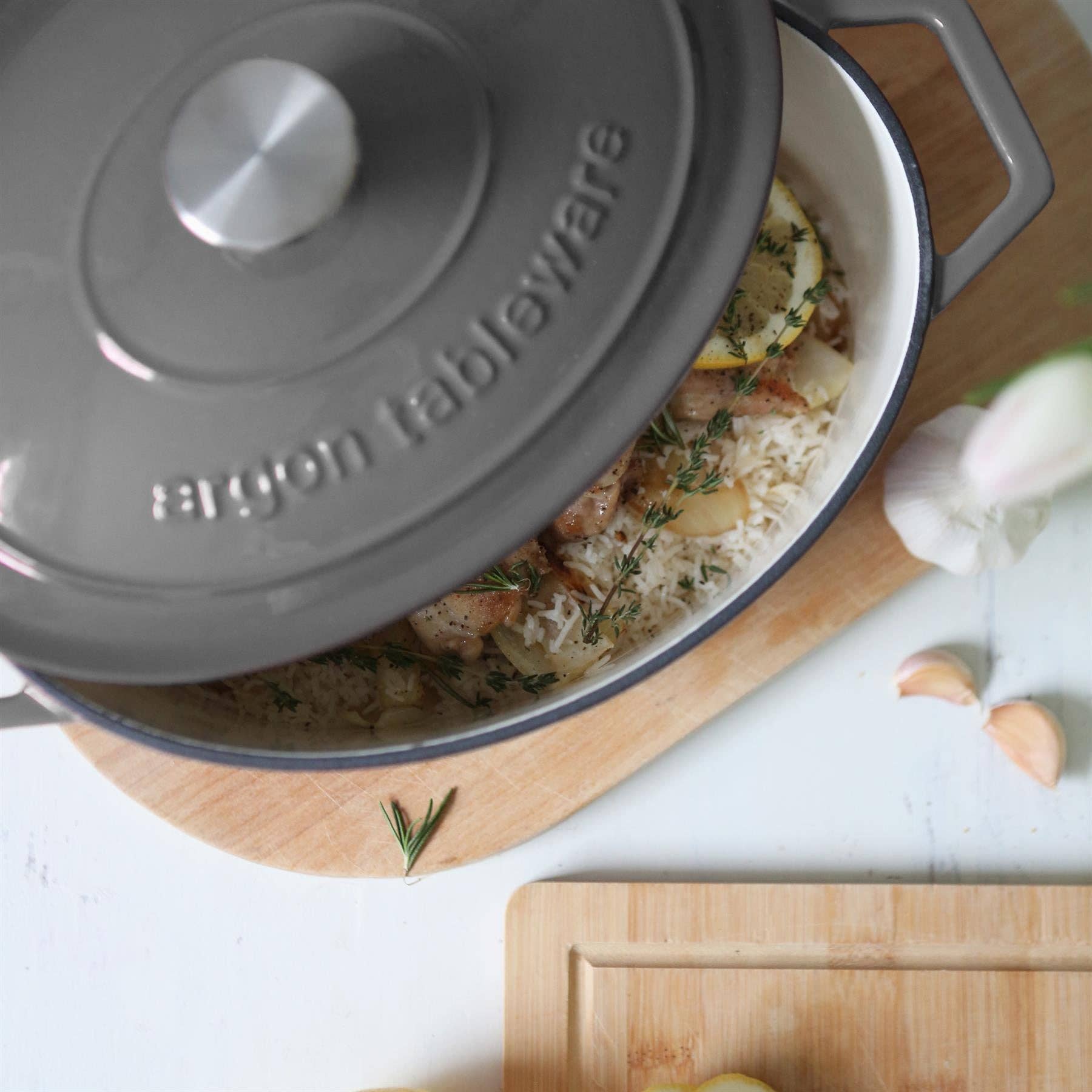 Rinkit Ltd - Vente Marmites - Plat à cassoulet ovale en fonte 4,68 L Ombre26