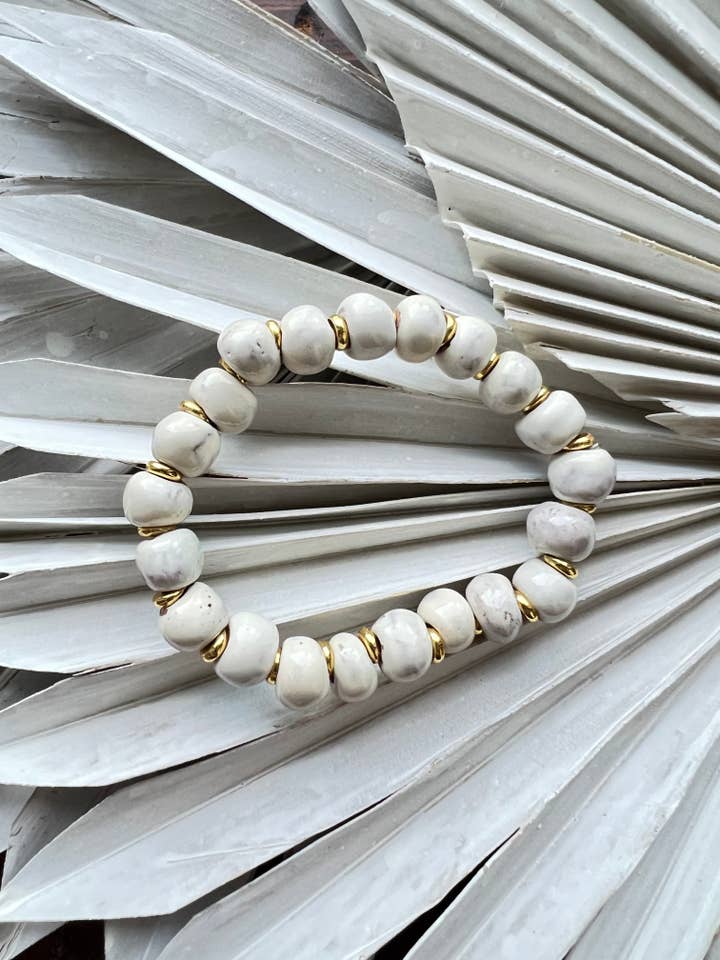 Valley Bracelet - Ivory voor wholesale door Cedar and Cypress Designs
