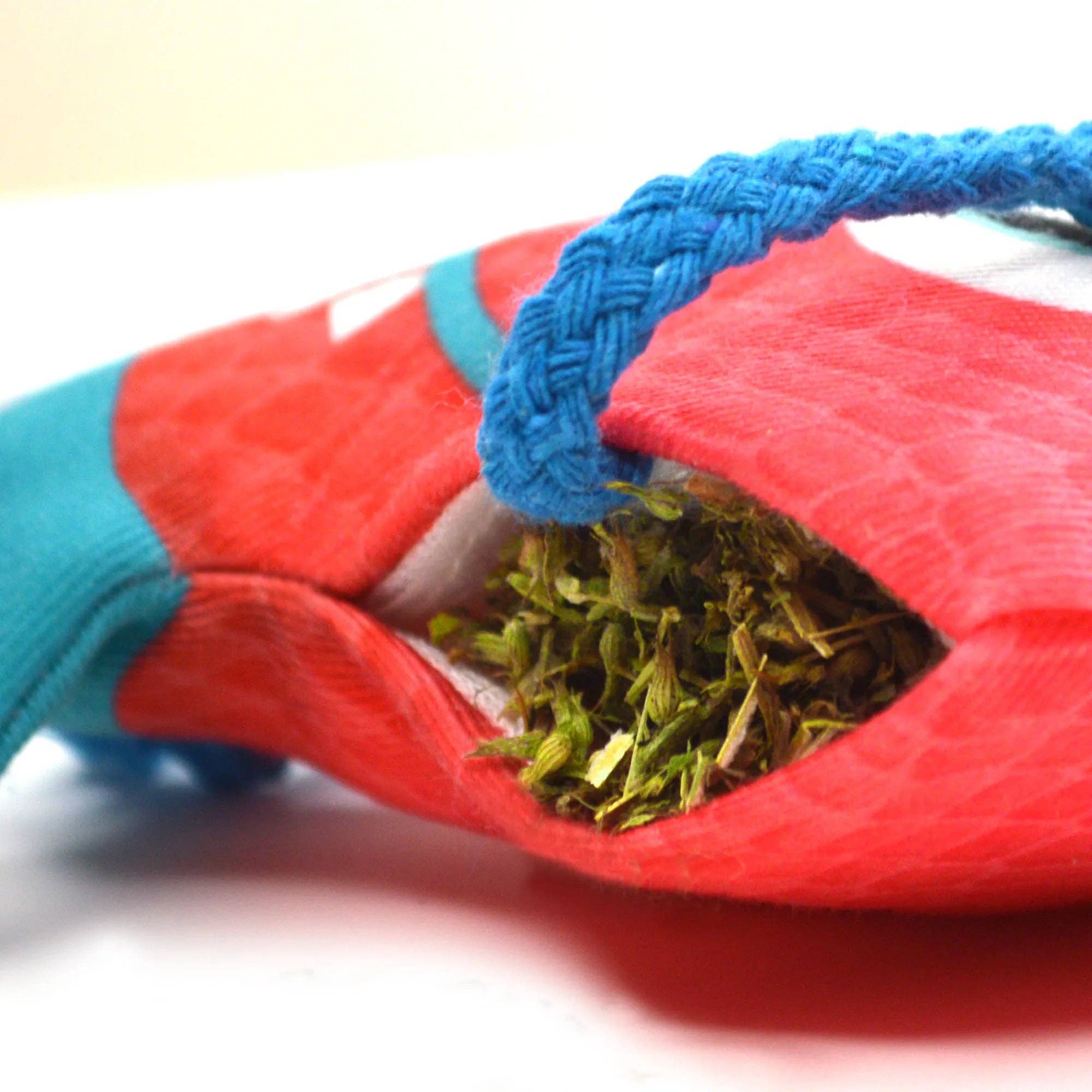 SmarterPaw | Meowijuana & Doggijuana - Wholesale Pet Toy - Cat - Meowijuana® Get Silly Ruby Rascal Refillable Cat Toy2