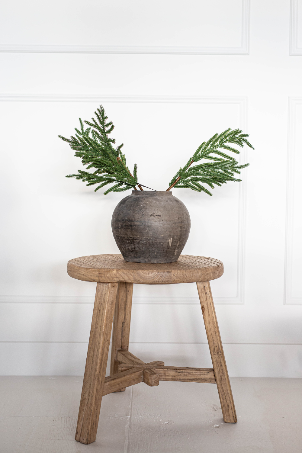 Luxe B Co - Wholesale Side Table - Round Reclaimed Elm Wood Coffee Side Table3
