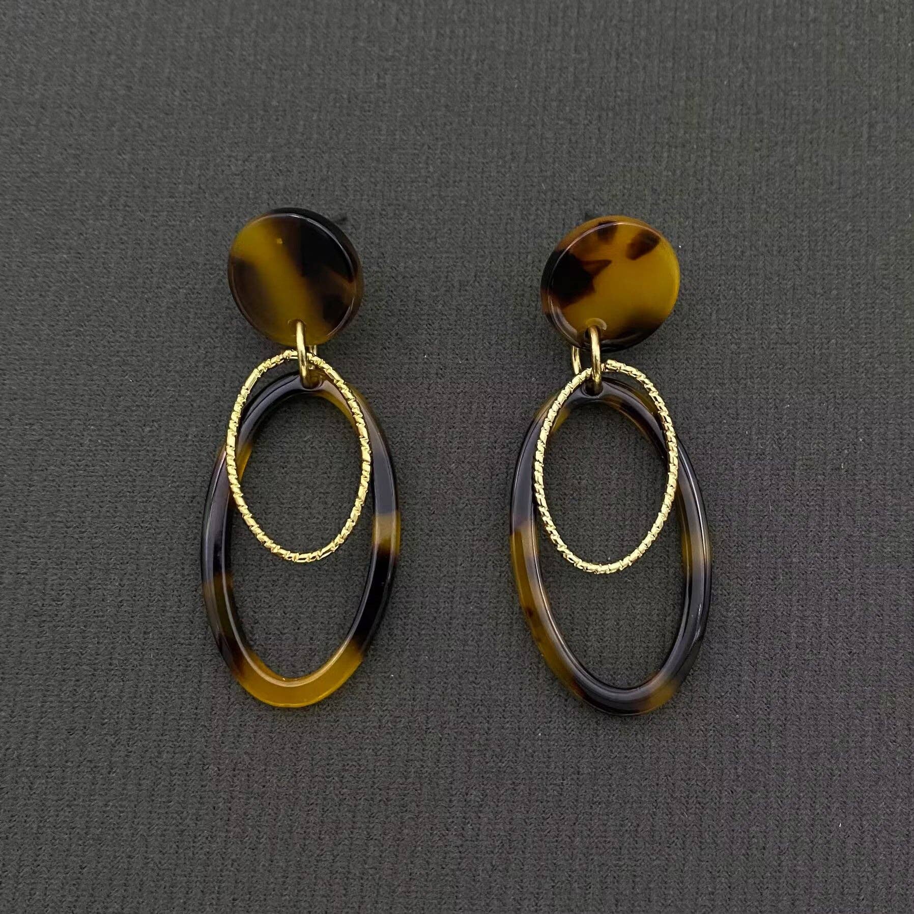 Mio Queena - Wholesale Dangle Earrings - Leopard Color Resin & Metal Double Ring Dangle Earrings2