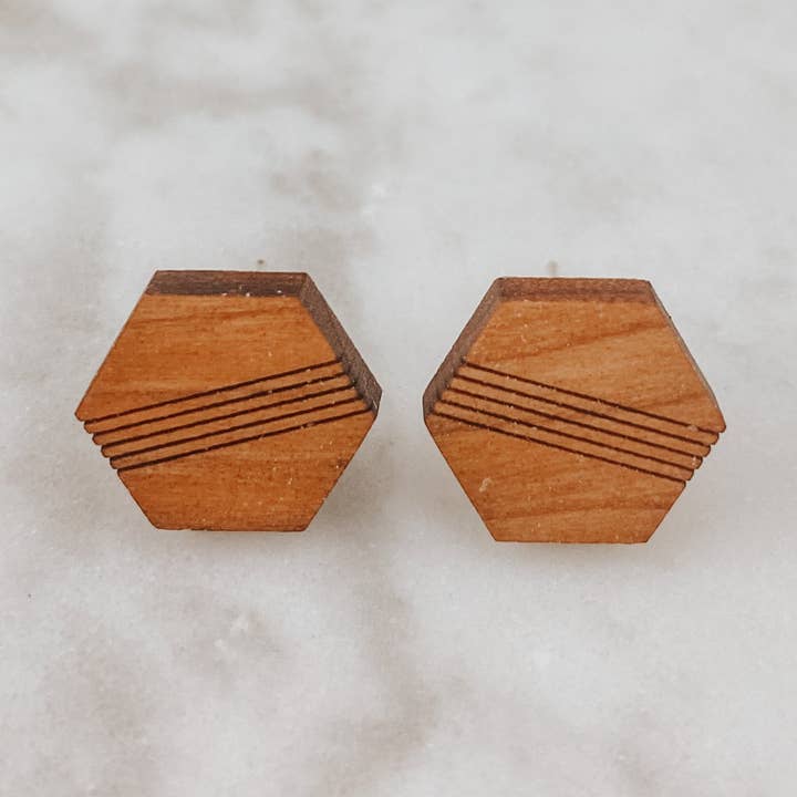 Boucles d'oreilles en bois | Hexagone + Lines pour la vente par LEEWOOD + CO.