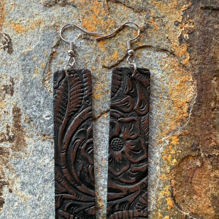 Orecchini a barra media in pelle per la vendita all'ingrosso da parte di Wild Mountain Silver