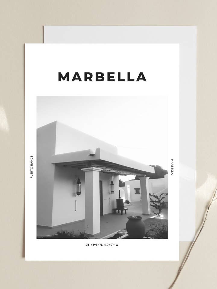 Marbella 'Kväll Av Drömmar' Print 1 för wholesale av The Travel Edit