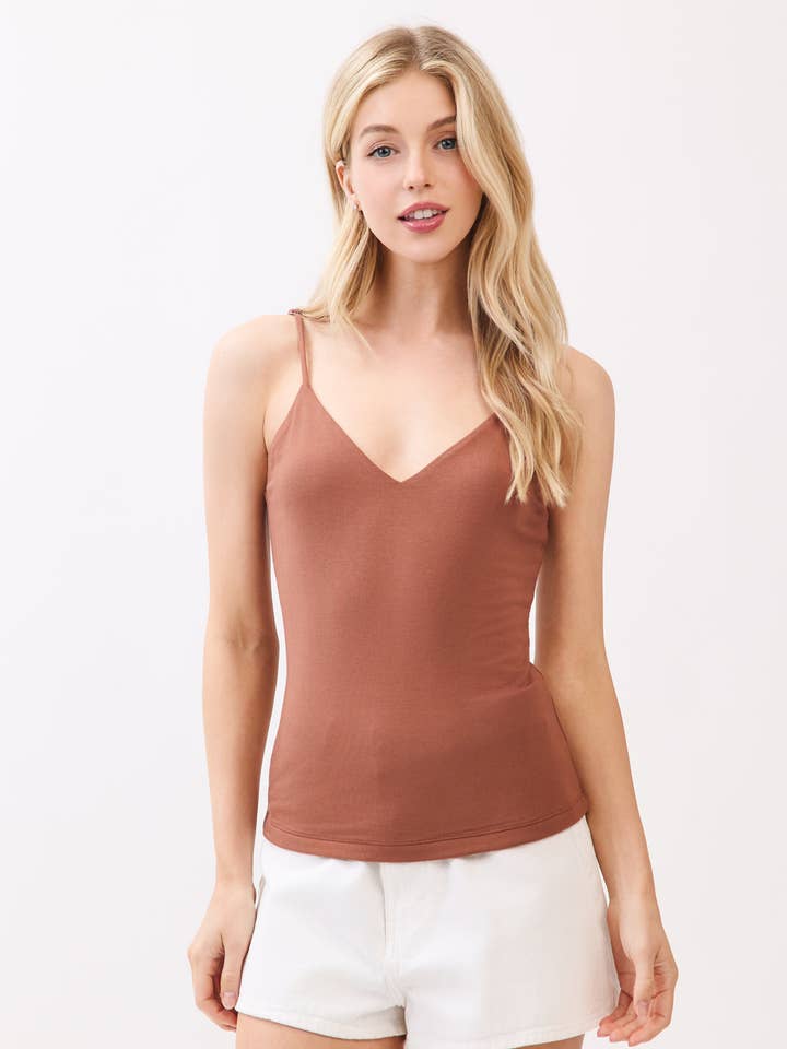 TOP CANOTTA A DOPPIO STRATO CON SCOLLO A V - VT16131 per la vendita all'ingrosso da parte di Final Touch