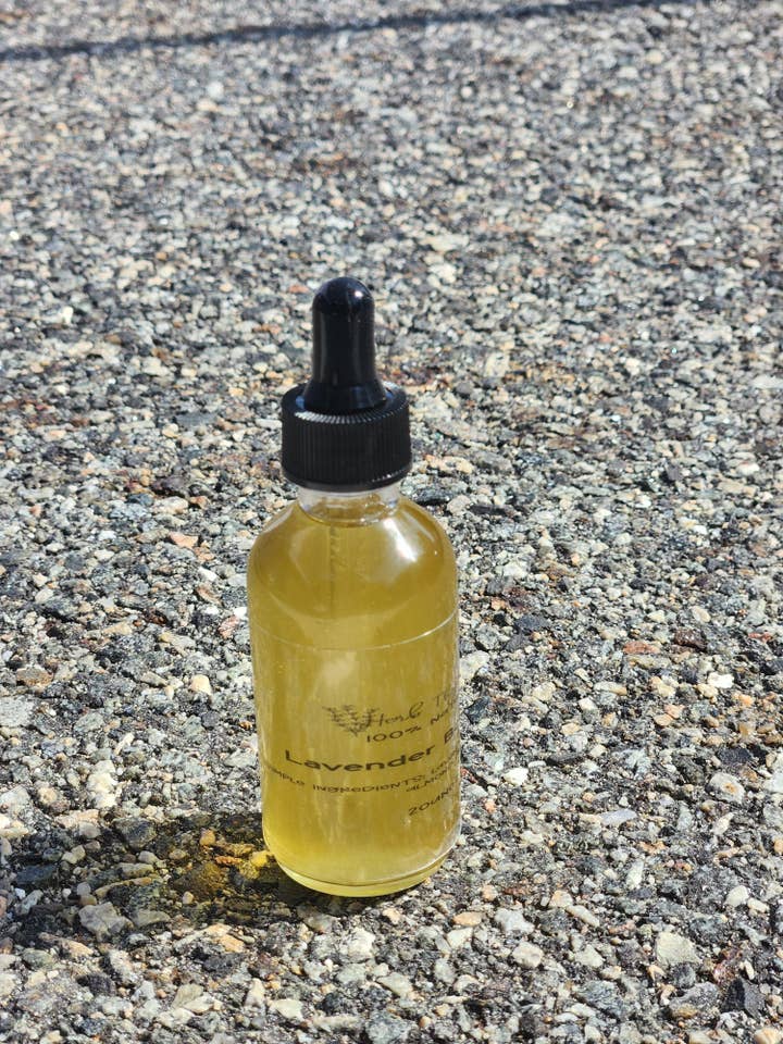 Huile corporelle à la lavande pour la vente par Herb Thyme