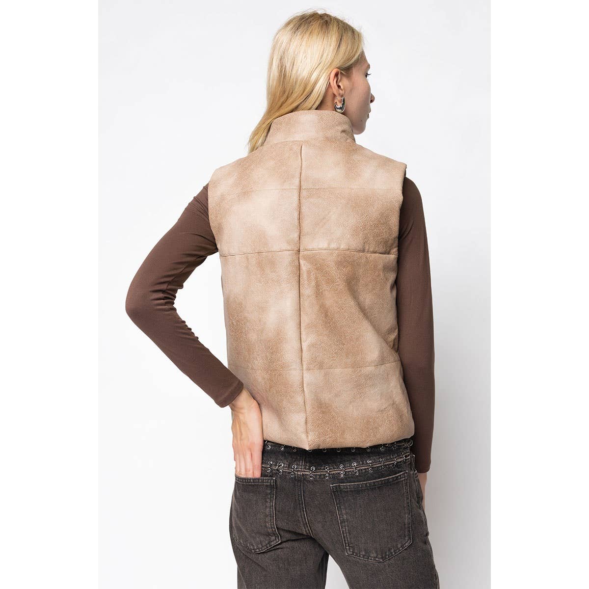 Naked Zebra - Vente Veste sans manches – femme - Gilet rembourré en cuir végétalien avec fermeture éclair sur le devant8