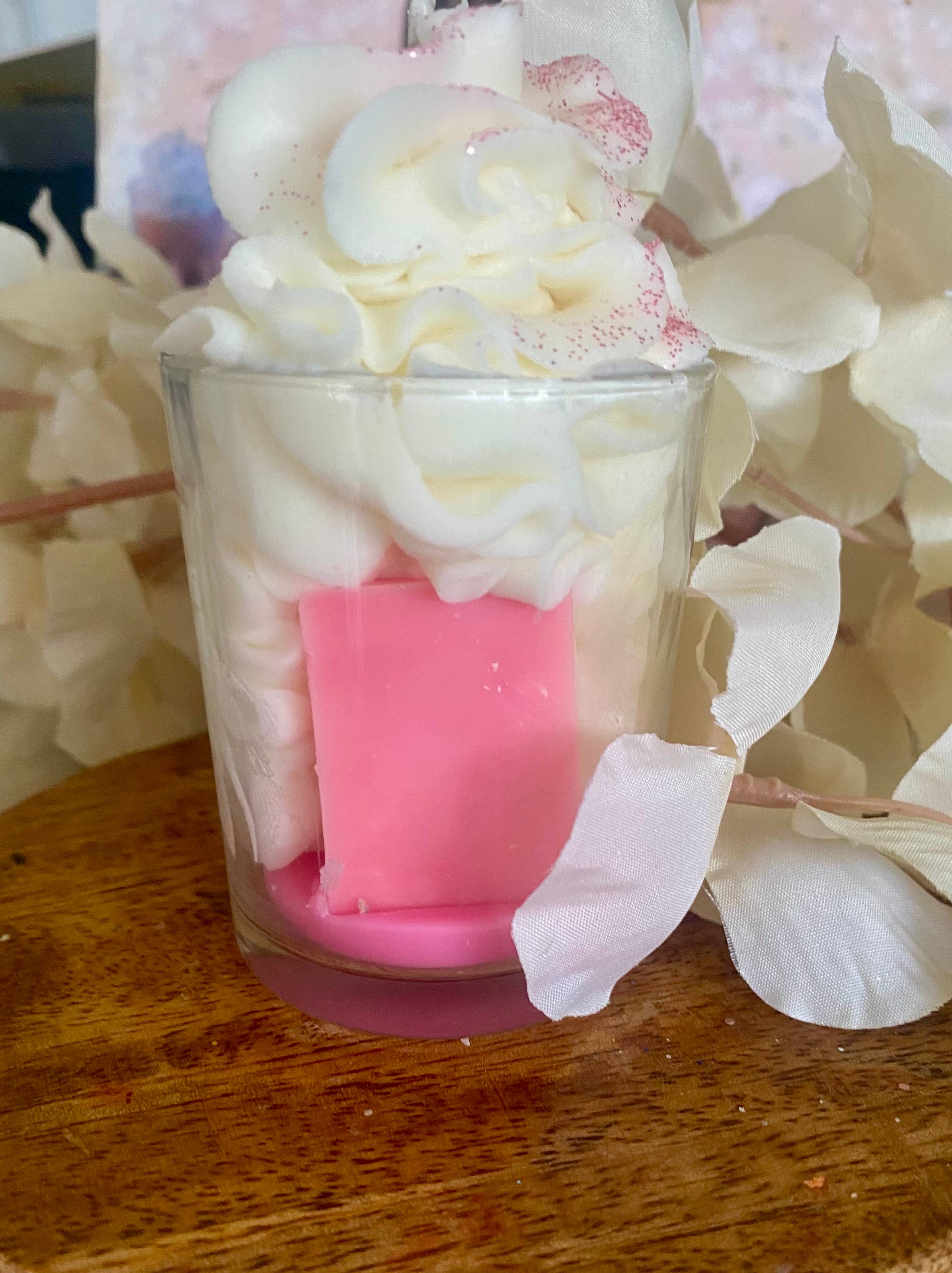 Les folies de Nicole – Großhandel Kerze im Glas / gefüllte Kerze – Mini-Gourmetkerze Erdbeer-Kaugummi-Duft1