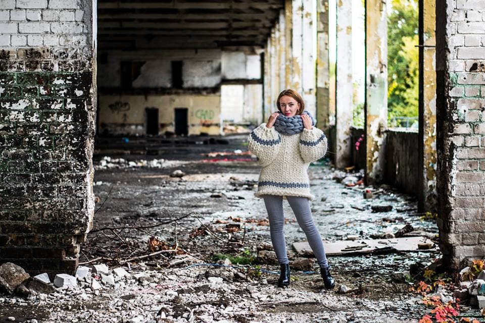 woolexperts - Wholesale Scarf - Women's - Chunky Knit Merino Wool Infinity Scarf with Hood Handmade #54