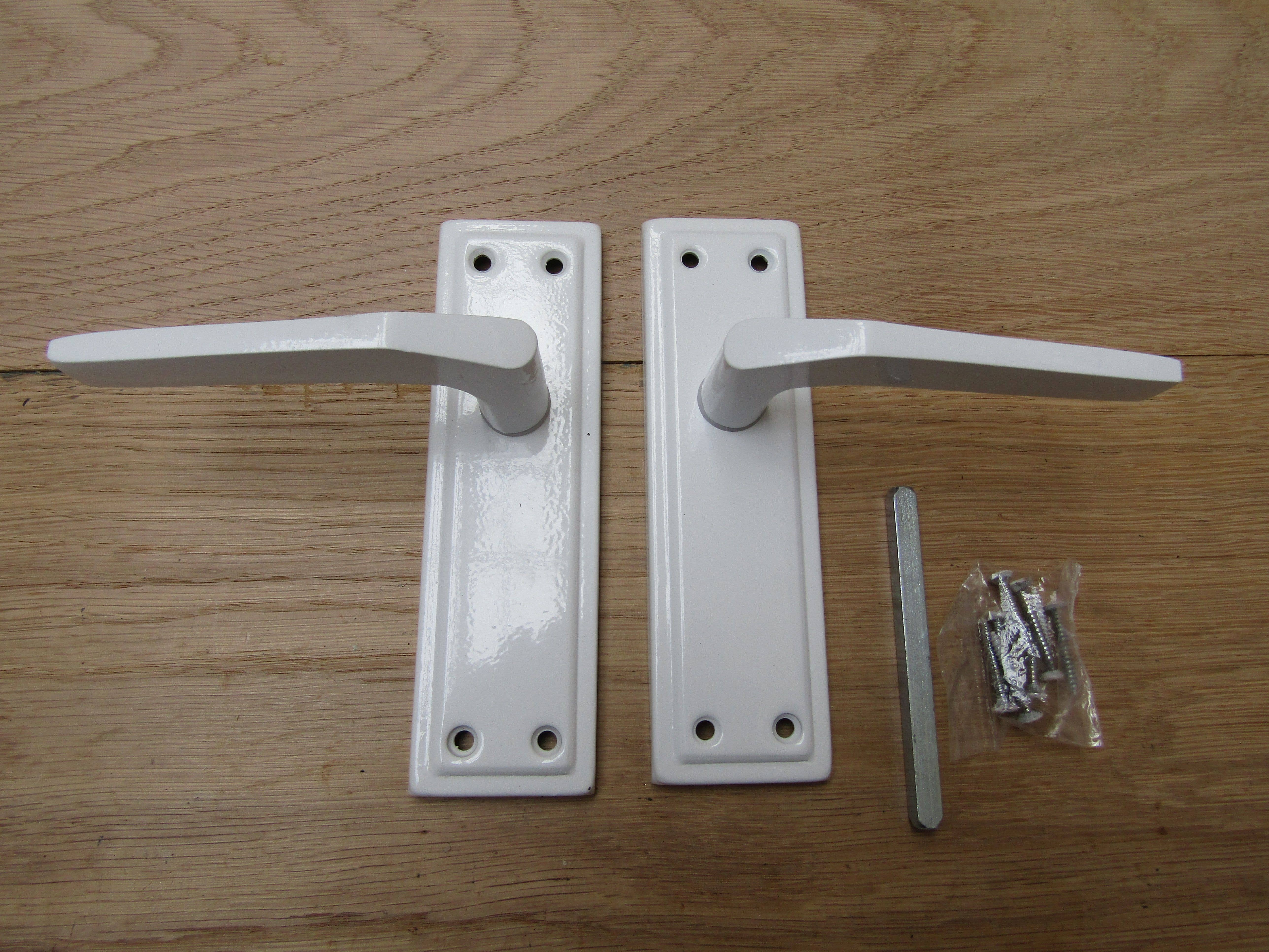 IronmongeryWorld - Wholesale Knob/pull - Pair of White Sprung Lever Latch Handle0