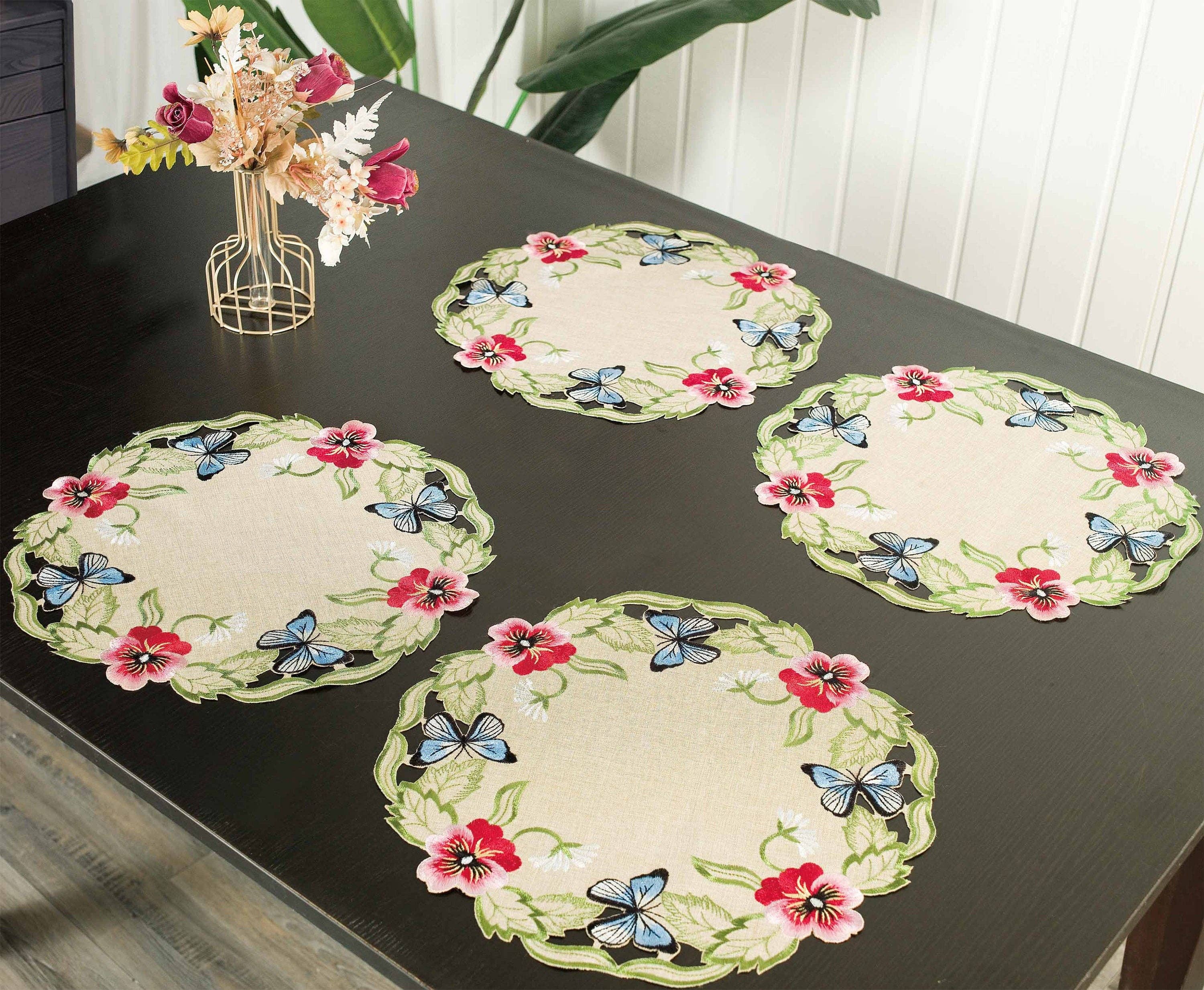 Decozen - Wholesale Tablecloth - Beige Table Linen Polyester Fabric1