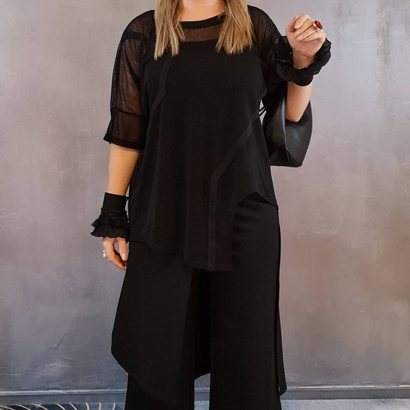 Simple Moderne – Großhandel T-Shirt – Damen – Simple Moderne Street Punk T-Shirt mit unregelmäßigem Design15