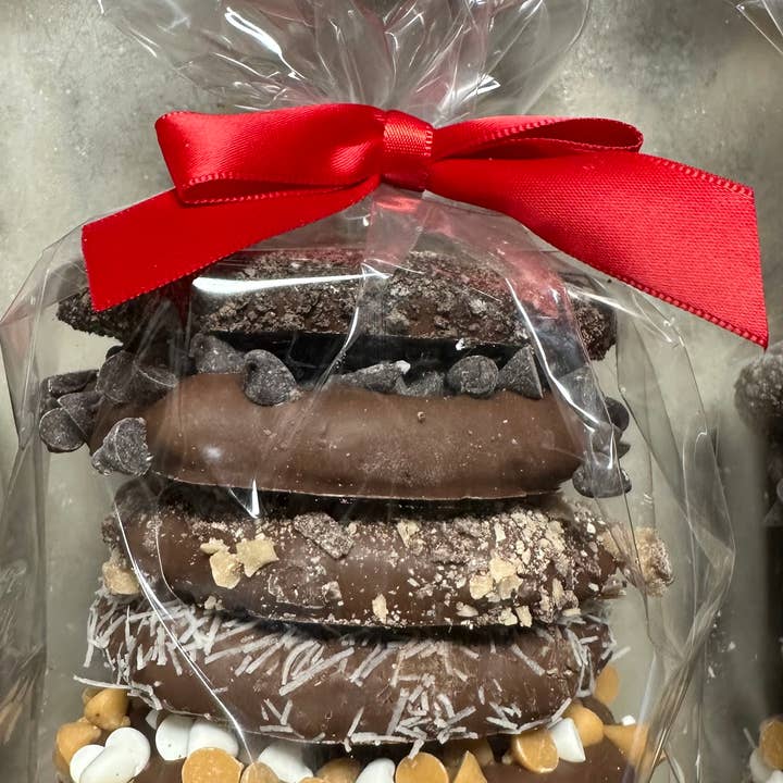 O'Shea's Candies Sweet Shop - Wholesale Chocolate Covered Sweets - Gourmet Decorated Pretzel Stacks 6PK w/ Bow 🥨1