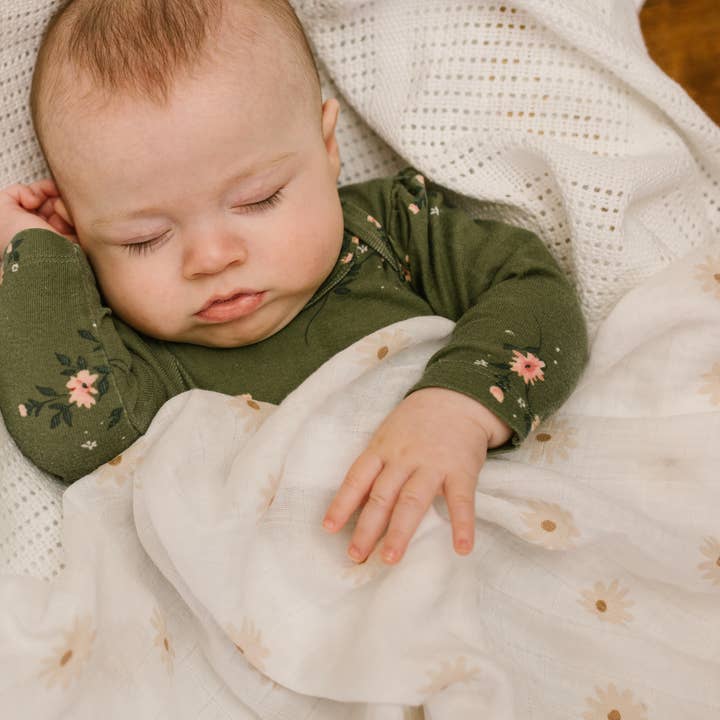 Lulujo Baby - Wholesale Swaddle - Baby - 2-Pack Cotton Swaddle Blankets – Daisy / Greenery6