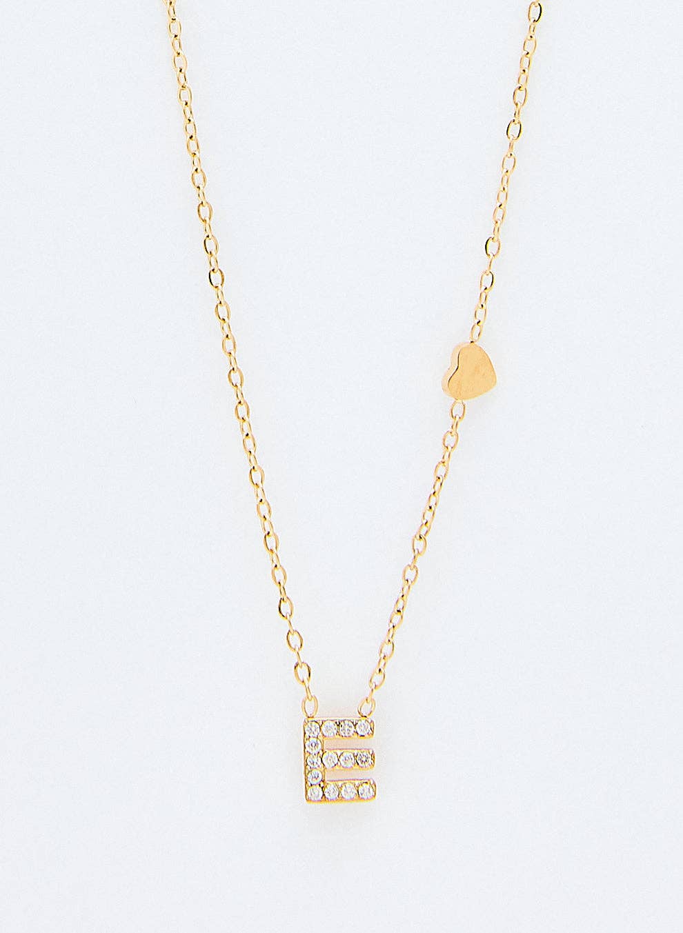 Cassette Barcelona - Vente Colliers à pendentif - Collier Initial avec Détail Cœur & Pierres de Zirconium4