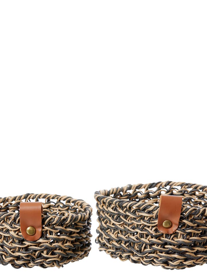 Lot de 2 plateaux en papier tissé noir/naturel pour la vente par Lübech Living