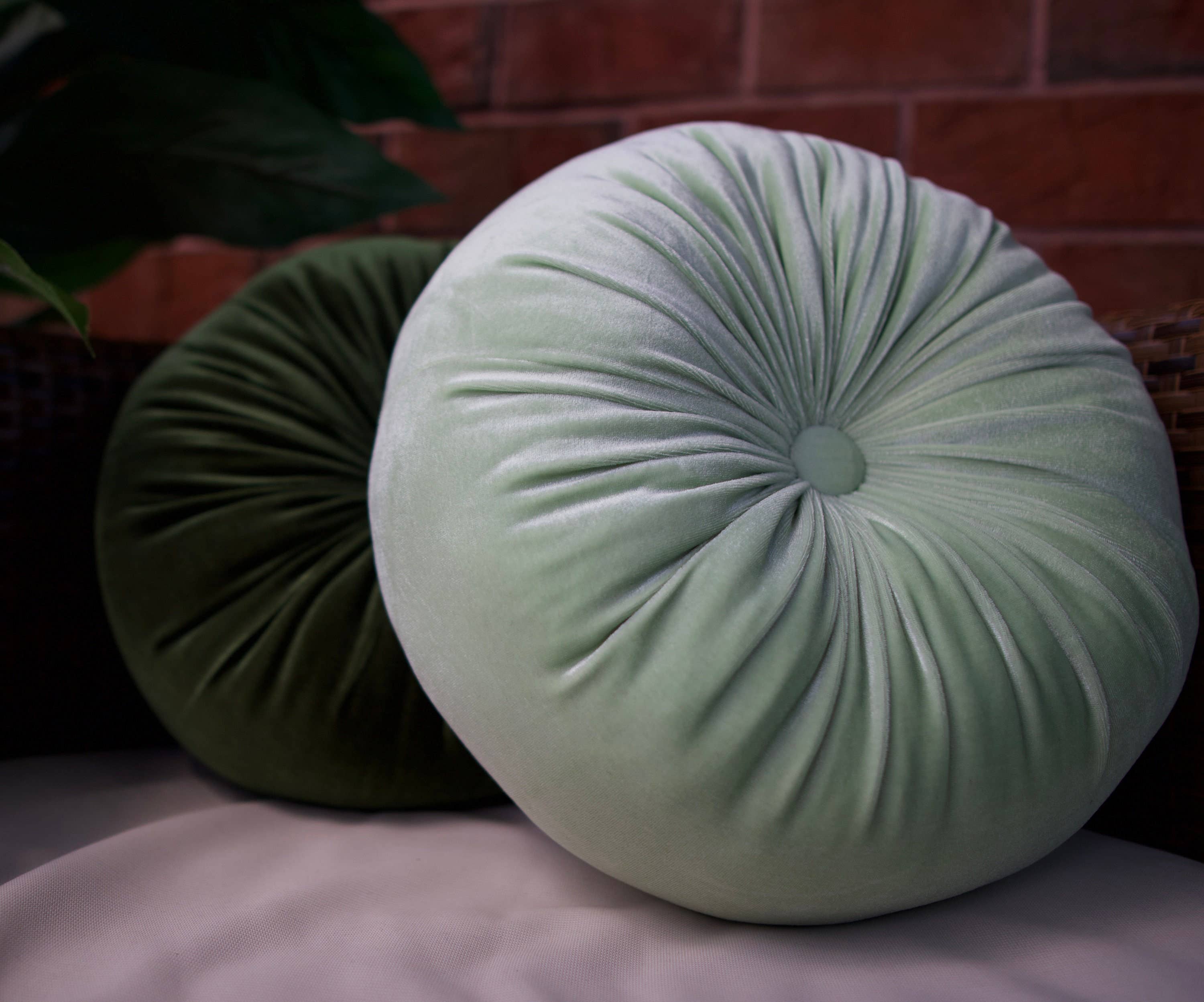 Phionah by Phionah Llc – Engroshandel Pyntepude – Rund fløjl pude blush grøn9