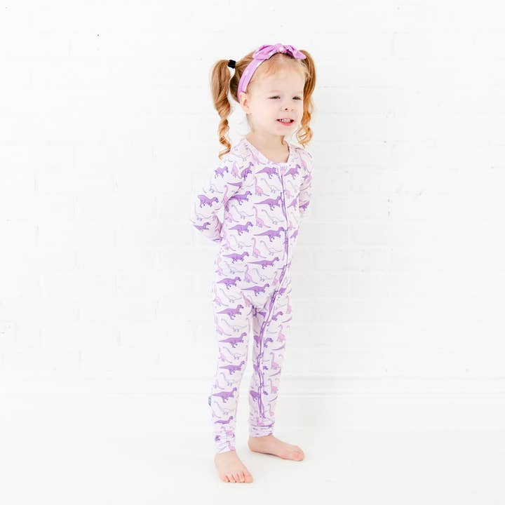 Land Before Bedtime Dinosaur Bambus Babypyjamas Convertible Footie - Forhistorisk Lilla for engroshandel hos Dreamiere
