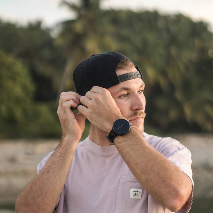 T-shirt épais unisexe pour la vente par The Clue Clothing