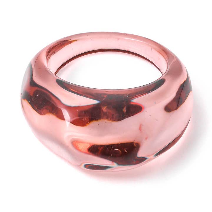 Anello fashion a cupola in resina per la vendita all'ingrosso da parte di Anarchy Street