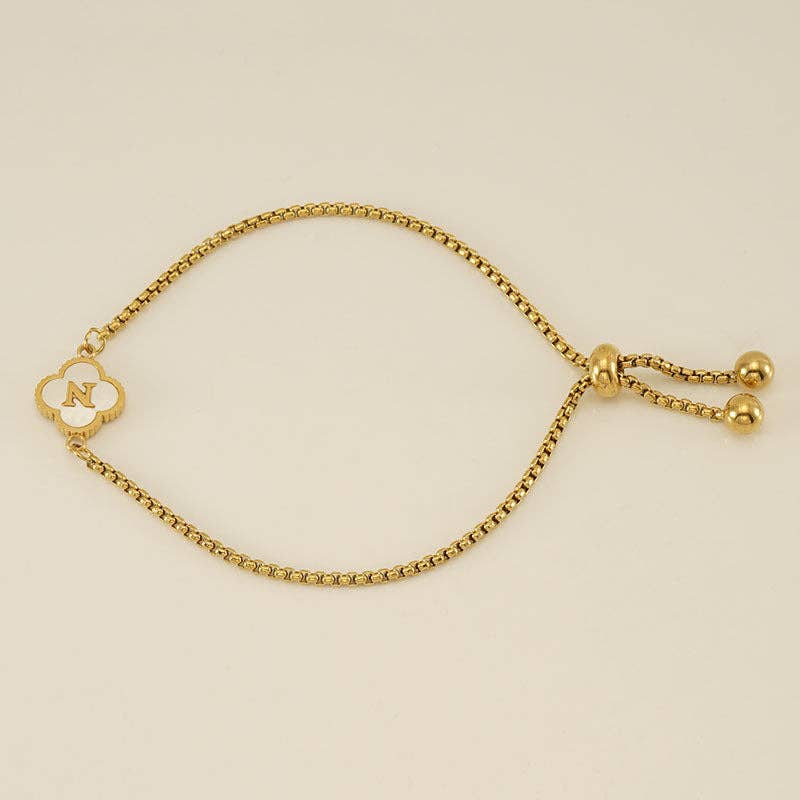 Perimade & Co. LLC - Vendita all'ingrosso Braccialetto con ciondolo/pendente - Bracciale con Quadrifoglio e Iniziale in Acciaio Inossidabile13