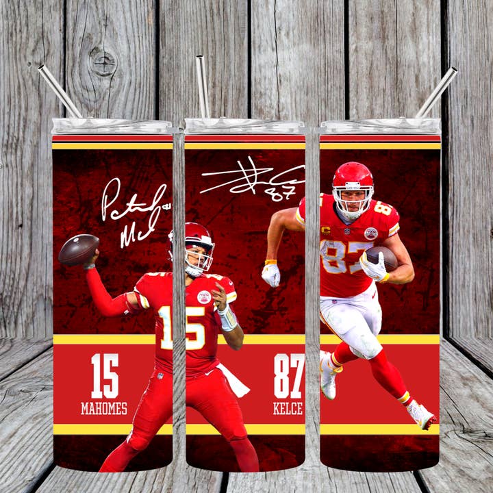 Futebol dos Chefes - Mahomes Kelce 20oz Skinny Tumbler por atacado de Dogwood Graphics & Design
