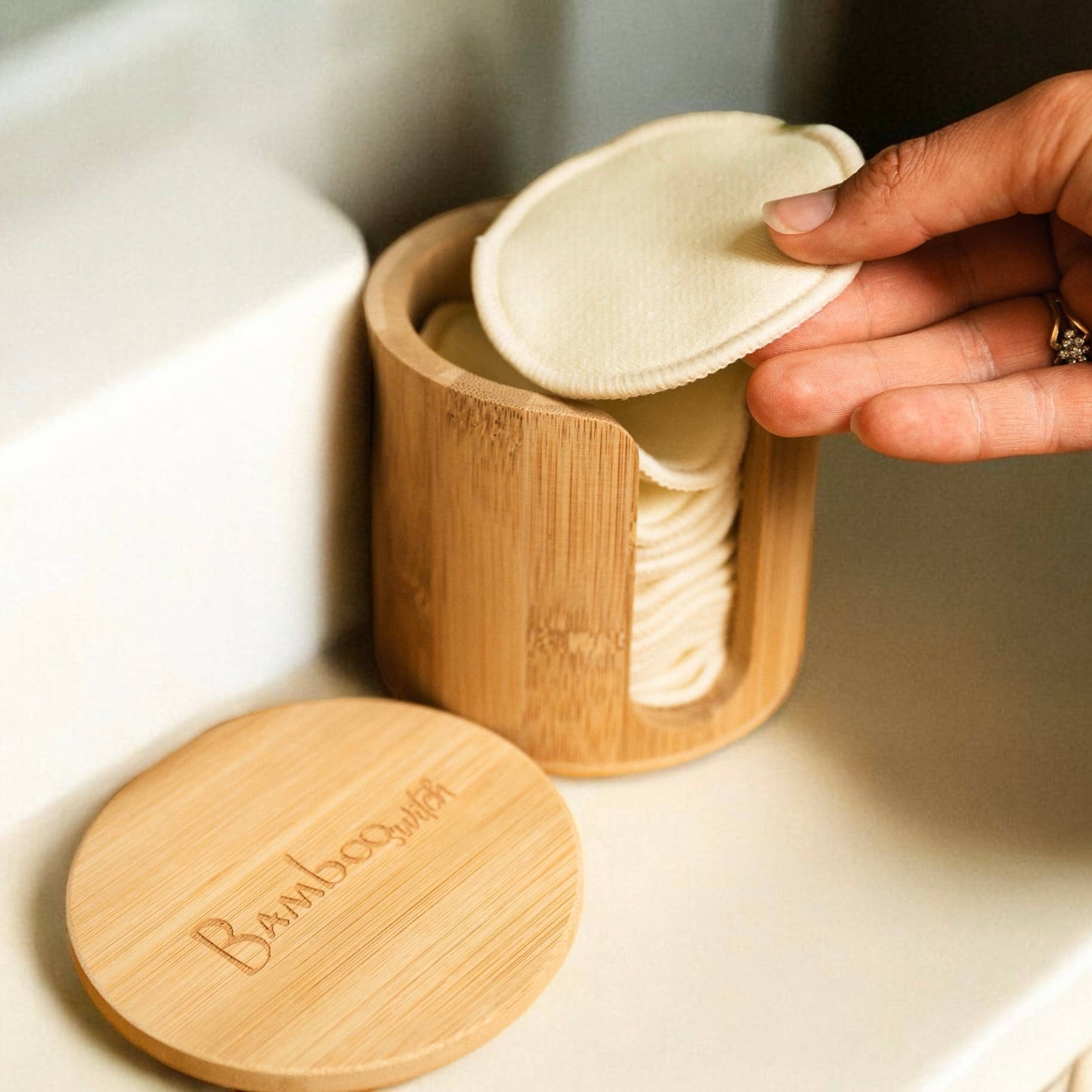 Bamboo Switch - Vendita all'ingrosso Batuffolo di cotone - Porta Dischetti Struccanti in Bambù | Bestseller Regalo di Natale