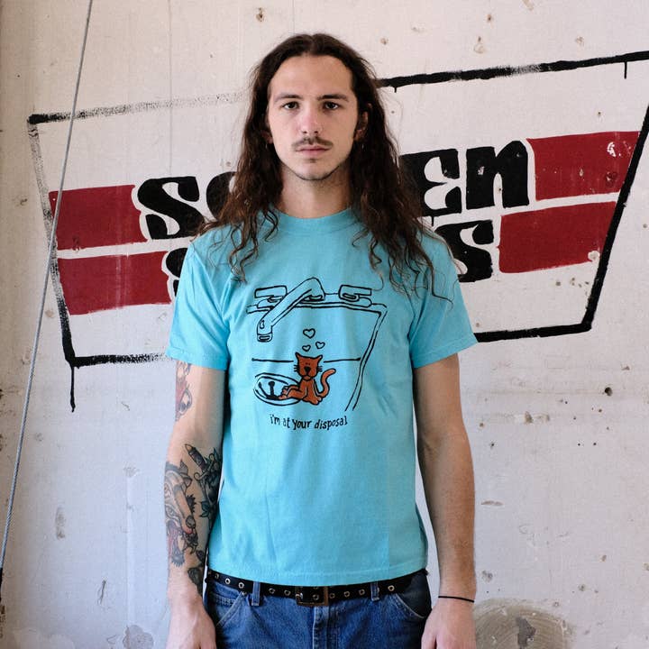 NORMAN ROSCOE - Vente T-shirt sérigraphié – unisexe - T-shirt "Je suis à votre disposition"1