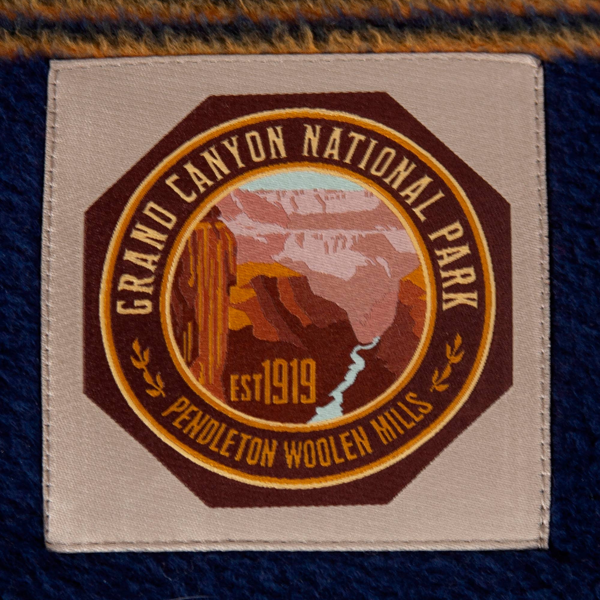 Carolina Pet Company - Wholesale Pet Bed - Dog - Pendleton Pet National Park Rectangular Pet Napper Dog Bed11