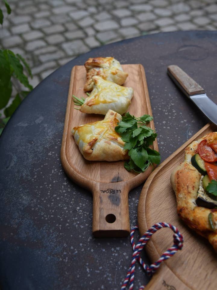 Lille Skovl - Fransk Egetræ Aperitif Board for engroshandel hos LE RÉGAL