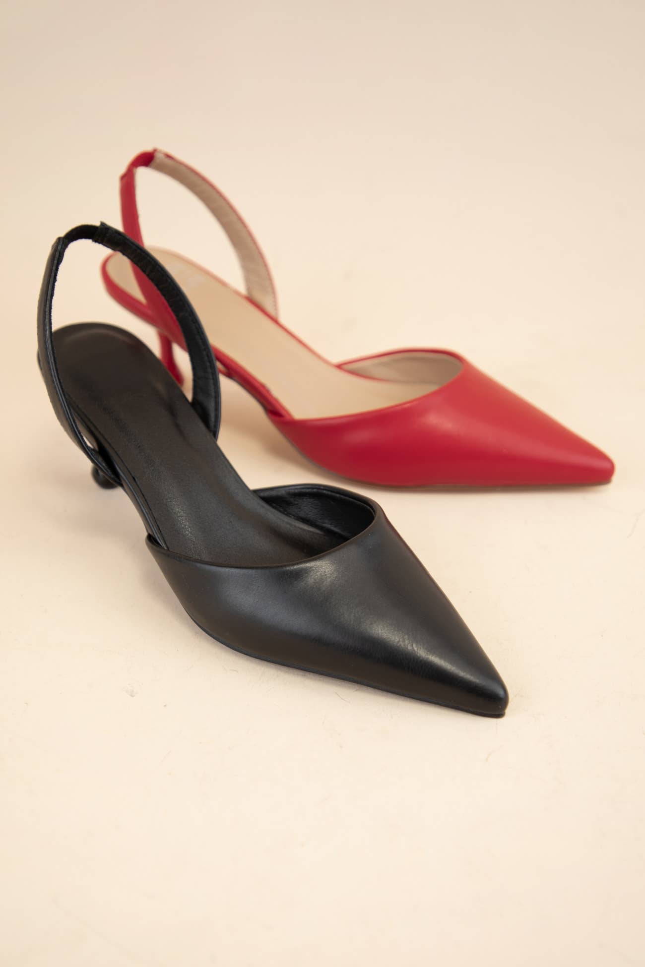 Oliccui – Großhandel Schuhe mit niedrigen Absätzen – Damen – SPITZ ZEH SLINGBACK-RIEMEN SKULPTURIERTE KITTEN-ABSÄTZE8