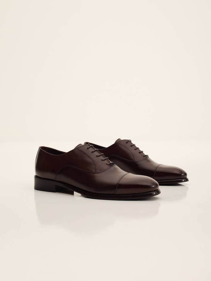 Oxfords à bout rapporté en cuir - Marron pour la vente par Ron Tomson